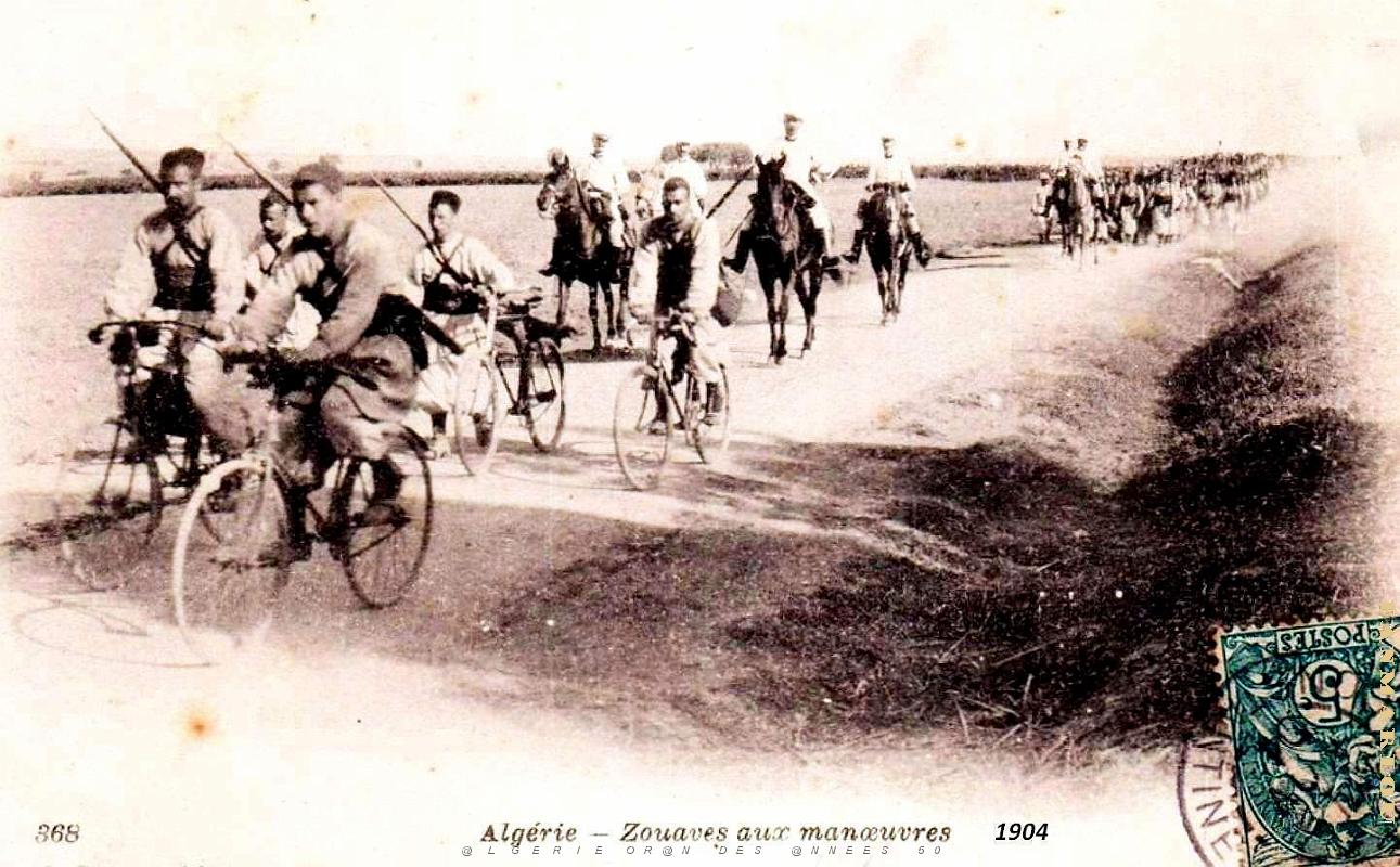 Algerie - Zouaves en Manoeuvres - 1904.jpg